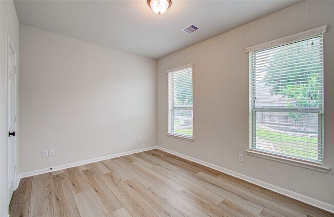 Building Photo - 28666 Pleasant Forest Dr