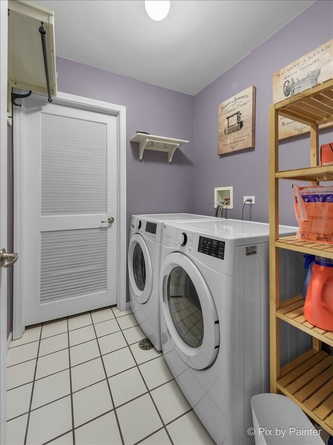 Building Photo - 1753 N Artesian Ave