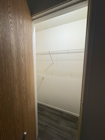 Building Photo - 1324 Geneva Dr