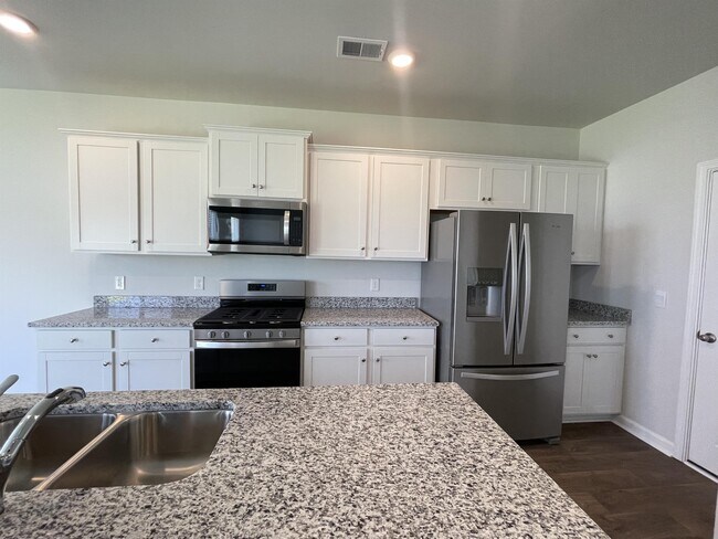 Building Photo - 240 Blue Haw Dr
