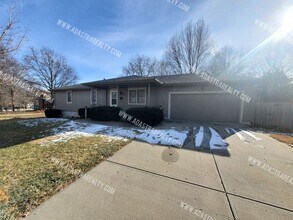 Building Photo - 11425 W 61st St