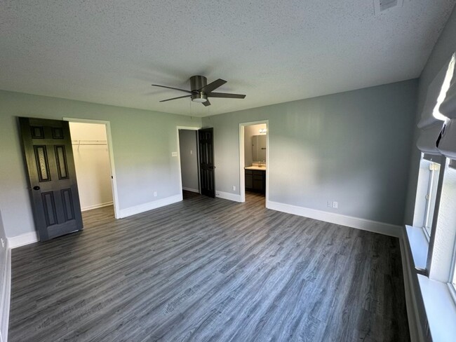 Building Photo - Move-In Ready Corner Lot Gem with Modern U...