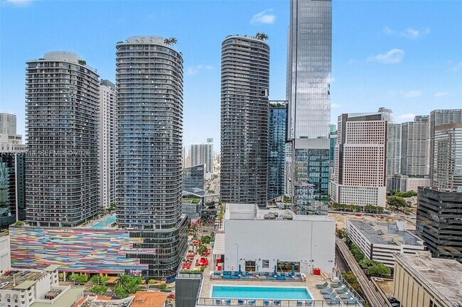 Building Photo - 1000 Brickell Plaza