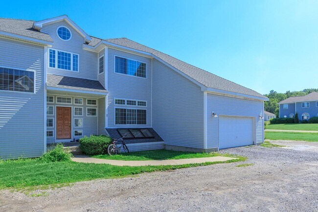 Building Photo - 10 Observatory Cir