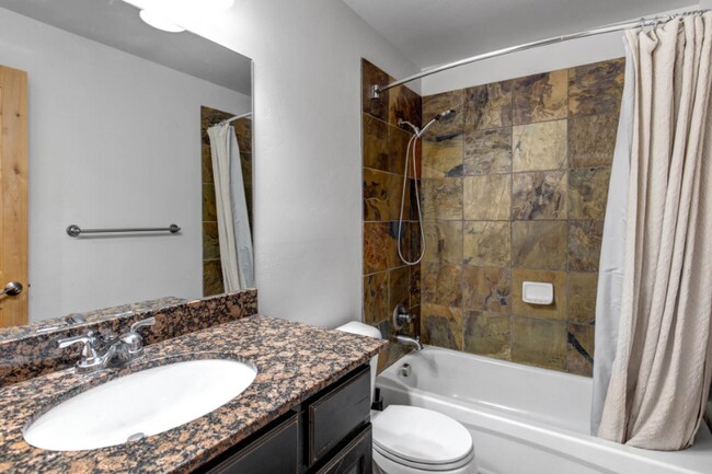 Building Photo - 5519 Lillehammer Ln