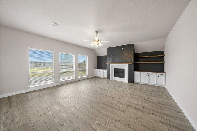 Building Photo - 1524 N Blue Bonnet Ln