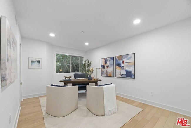 Building Photo - 600 Ridgeley Dr