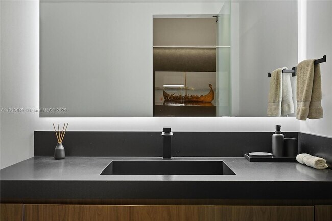 Building Photo - 2301 Collins Ave