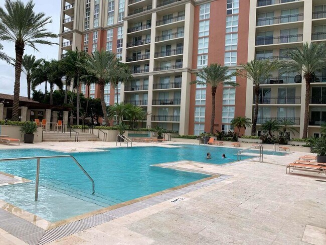 Building Photo - 550 Okeechobee Blvd