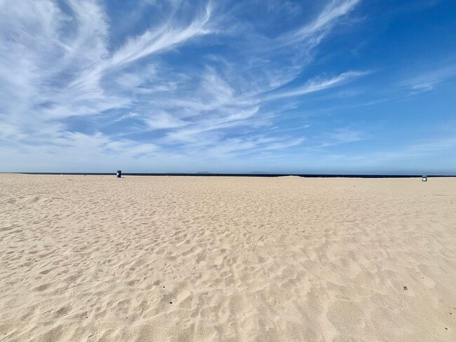 Building Photo - 1205 Ocean Dr