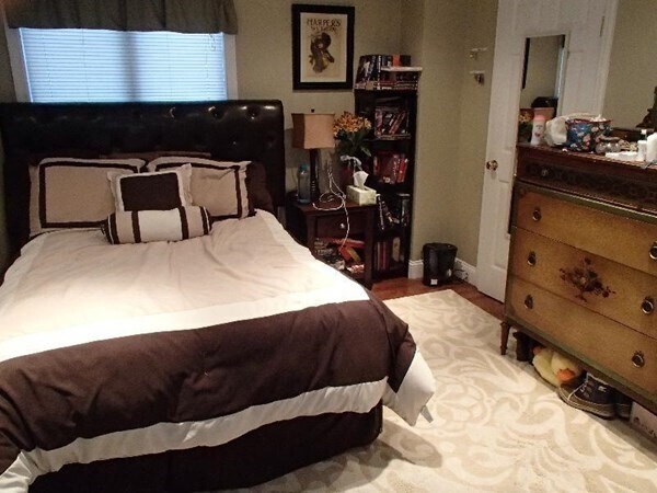 Building Photo - 731 Somerville Ave