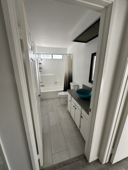 Building Photo - 4732 Katrina Pl