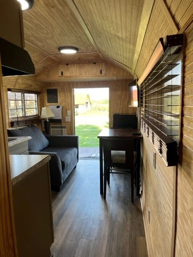 Building Photo - Unique Tiny Home Opportunity