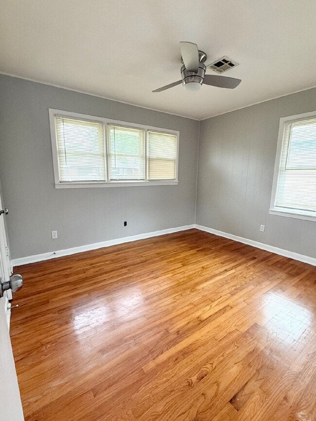 Building Photo - Charming 3-Bedroom Home with Bonus Room in Midwest City, OK!