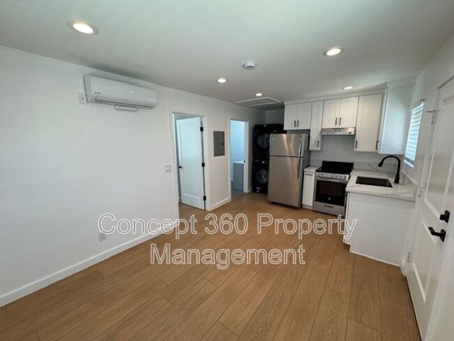 Building Photo - 5300 Glasgow Ct
