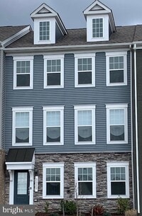 Building Photo - 3922 Rock Spring Dr