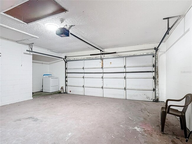 Building Photo - 115 Lindenwood Ln