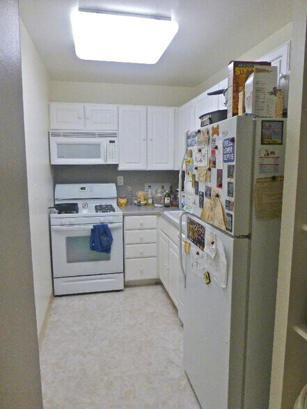 Building Photo - 185 Freeman St