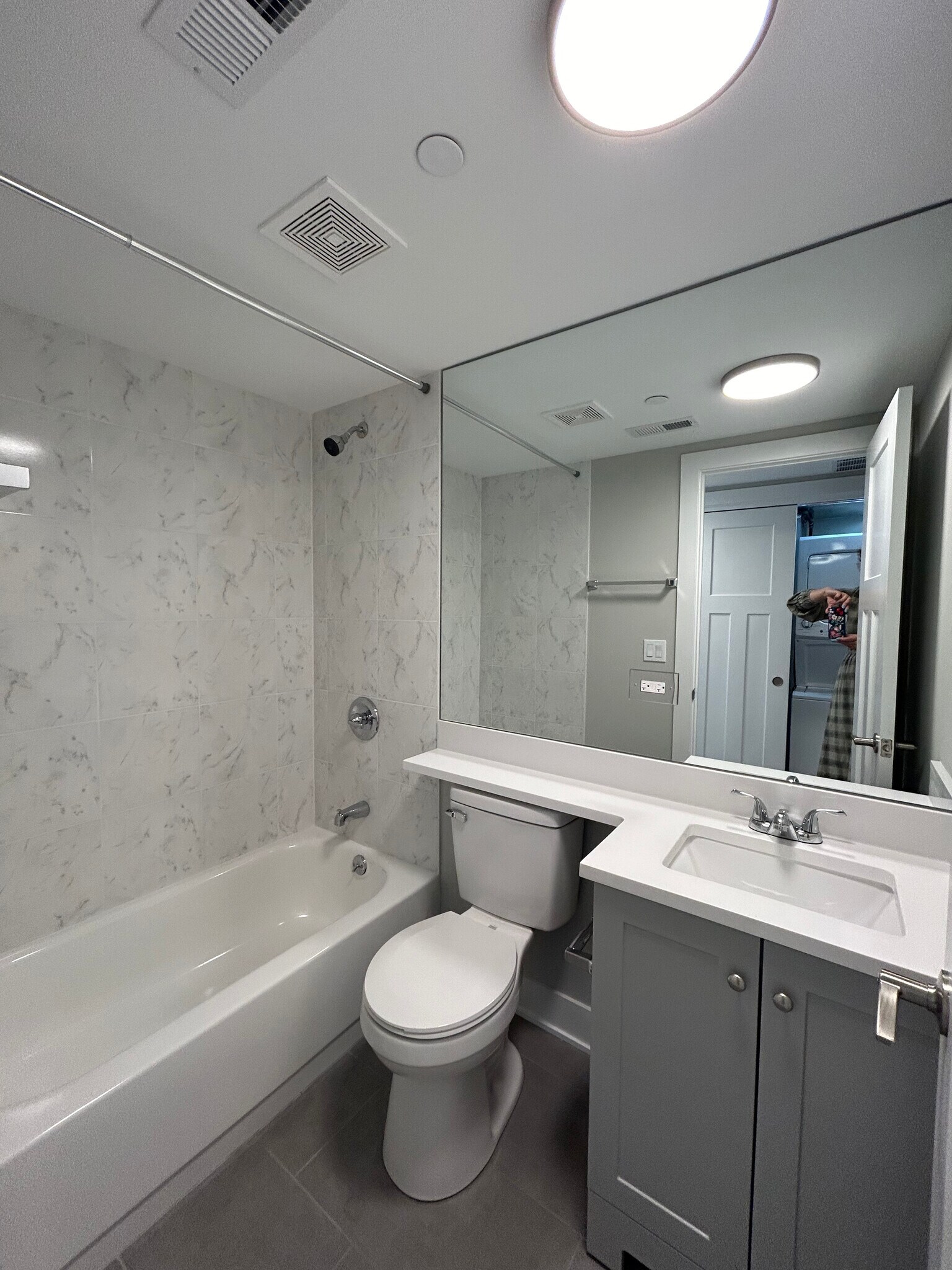 Building Photo - 1131 Oak Ave