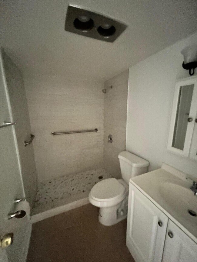 Building Photo - 555 Purdy Ln