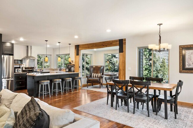 Building Photo - One-of-a-Kind Mountain Home in Park City