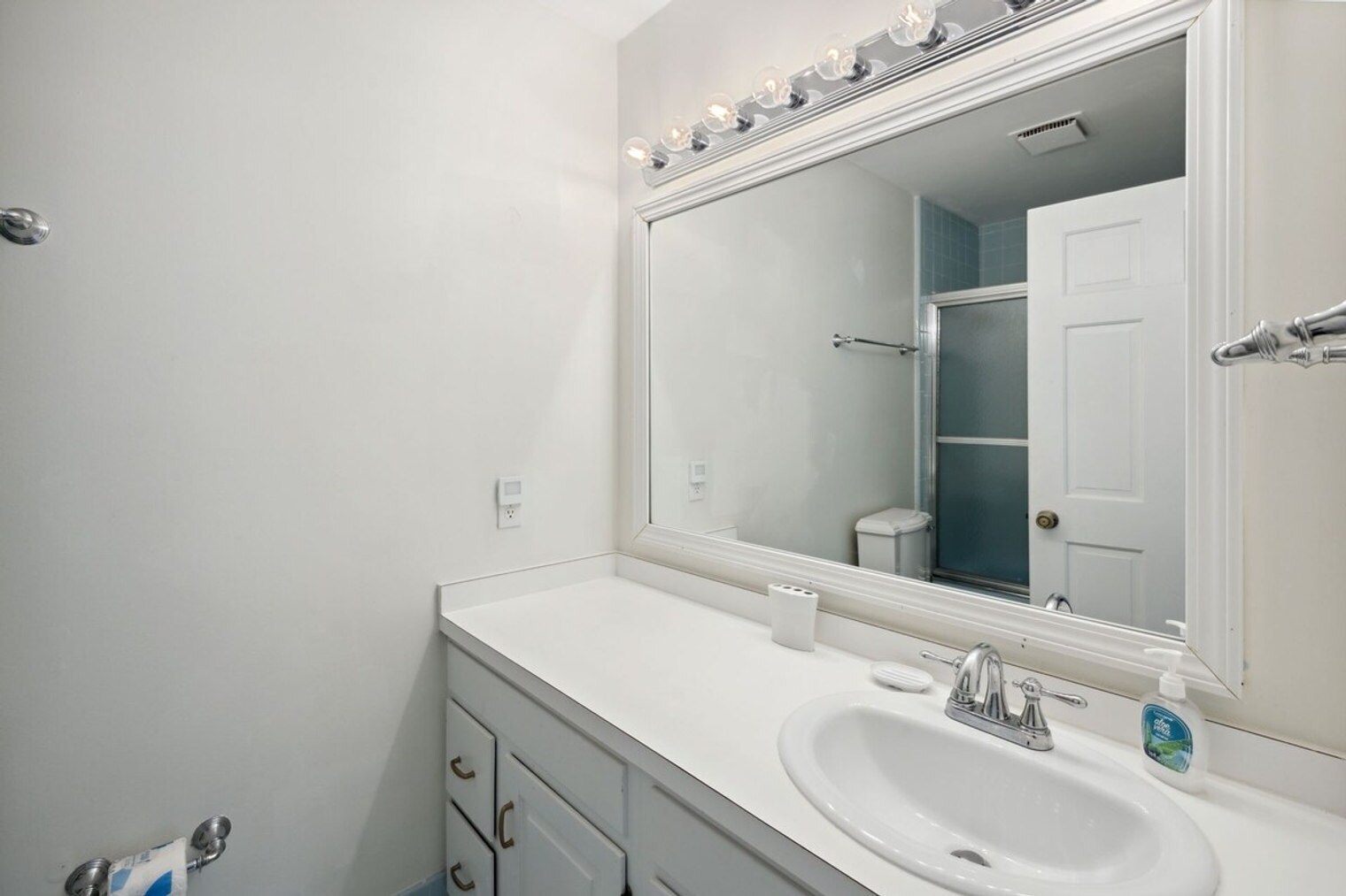 Building Photo - 162 Pioneer Loop