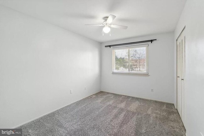 Building Photo - 113 Village Walk