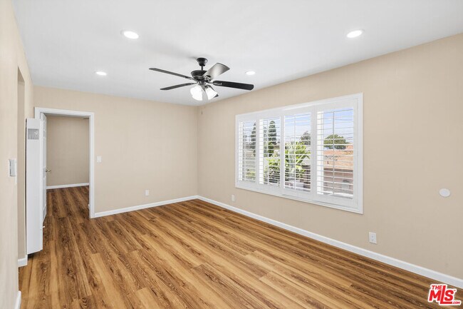 Building Photo - 4622 W 149th St
