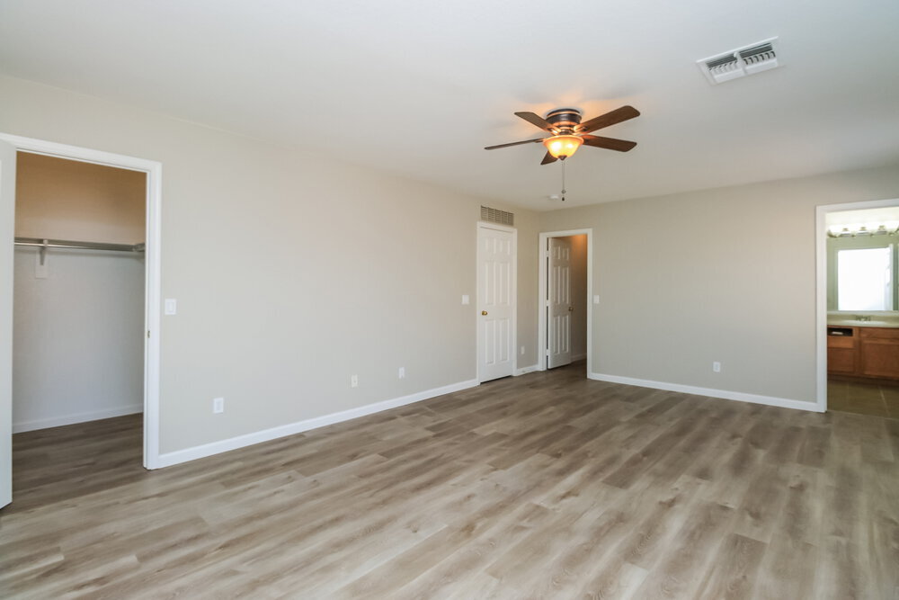 Building Photo - 3277 S Chaparral Rd