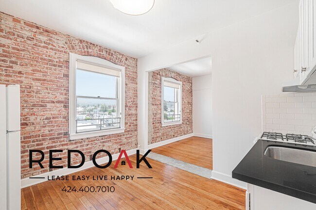 Primary Photo - 102 N Glendale Ave