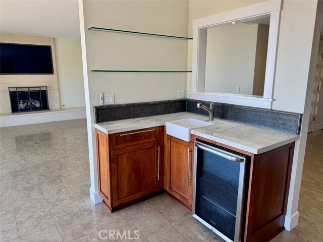 Building Photo - 2745 Temple Hills Dr