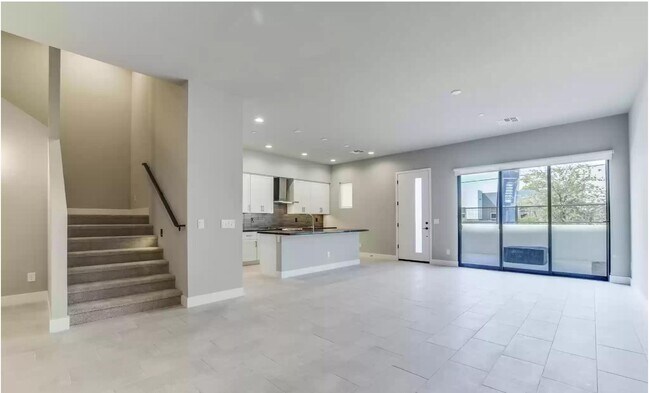 Building Photo - 1111 E Missouri Ave