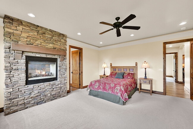 Building Photo - 3573 N Elkview Dr