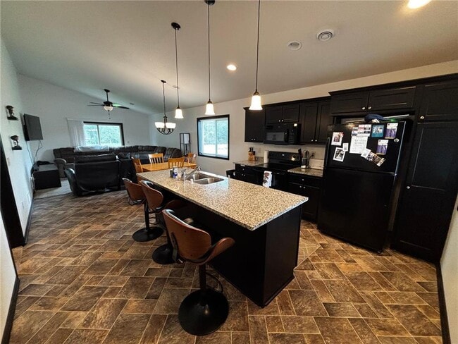 Building Photo - 4001 Iris Ct