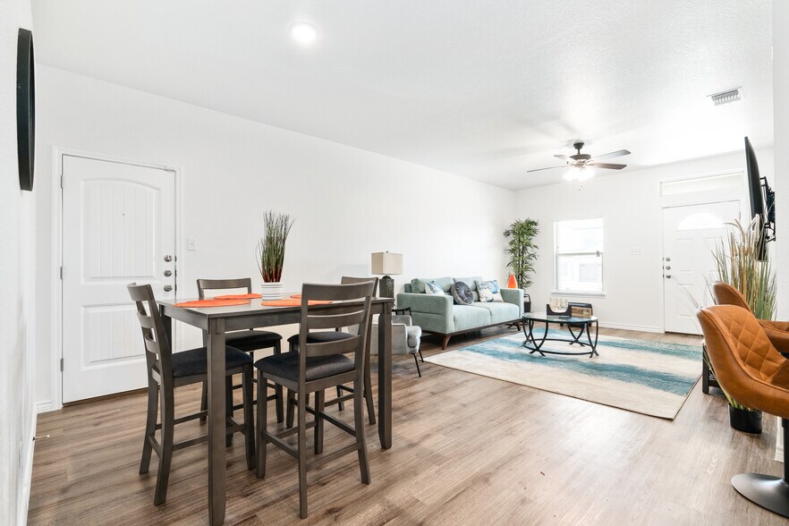 Building Photo - 3511 Abraham Dr