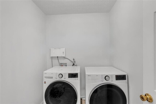 Building Photo - 4491 Plantation Mill Tr NE