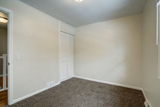 Building Photo - 1924 3rd Ave