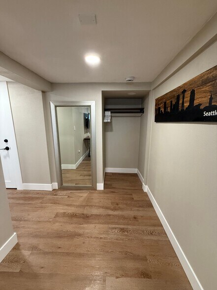 Building Photo - 4004 NW Columbia St