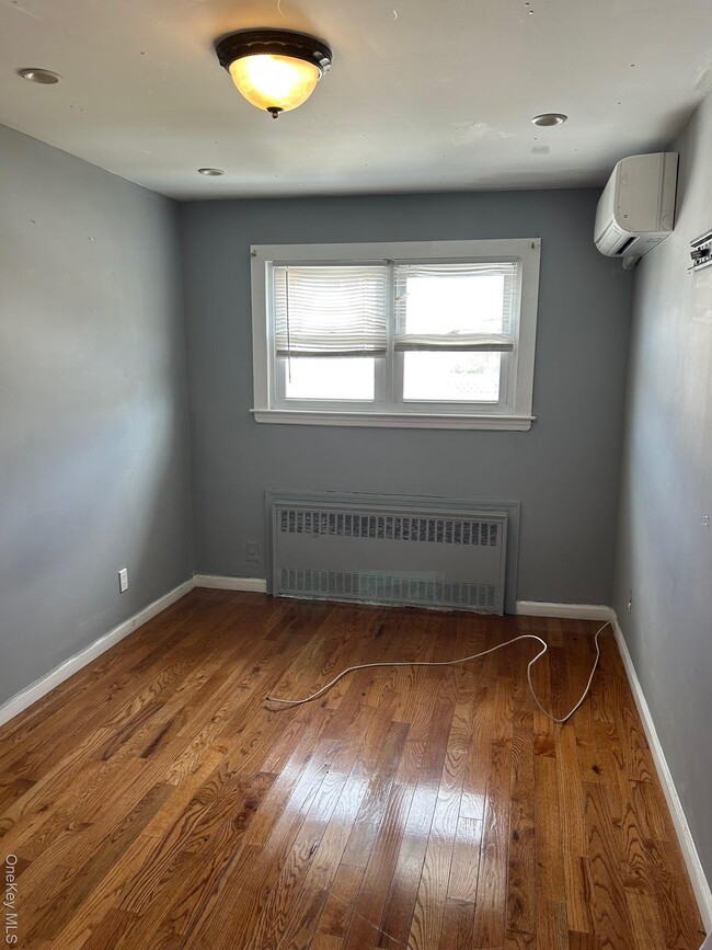Building Photo - 362 Beach 48th St