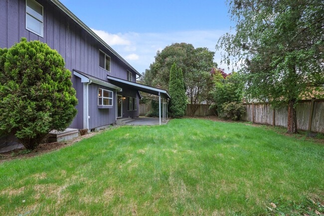 Building Photo - Move in ready now! 4 bedrooms in Lacey - North Thurston School district.