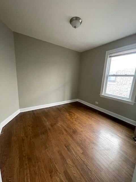 Building Photo - 5444 N Kimball Ave
