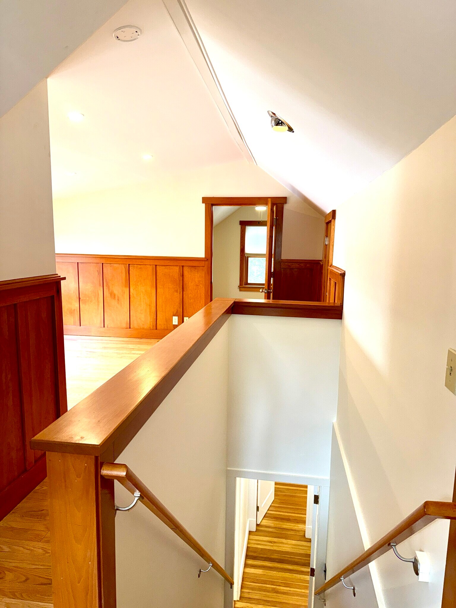 Building Photo - 39 Newland Rd