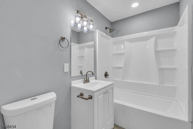 Building Photo - 417 Highland Pl