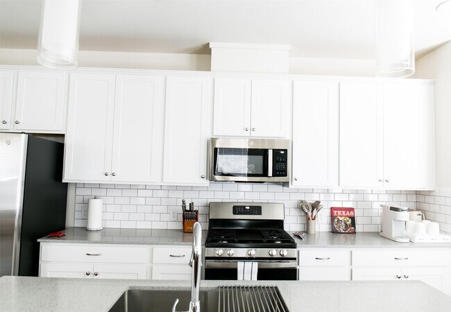 Building Photo - 5203 Burress Springs Ln