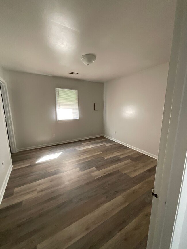 Building Photo - 3587 Gum Dr
