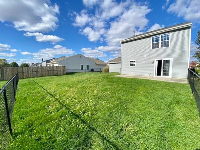 Building Photo - COMING SOON!! 3 Bedroom 2.5 Bathrooms in McCordsville!