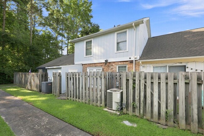 Building Photo - 126 Oakmont Dr