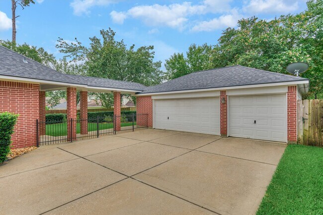 Building Photo - 6615 Haughton Dr