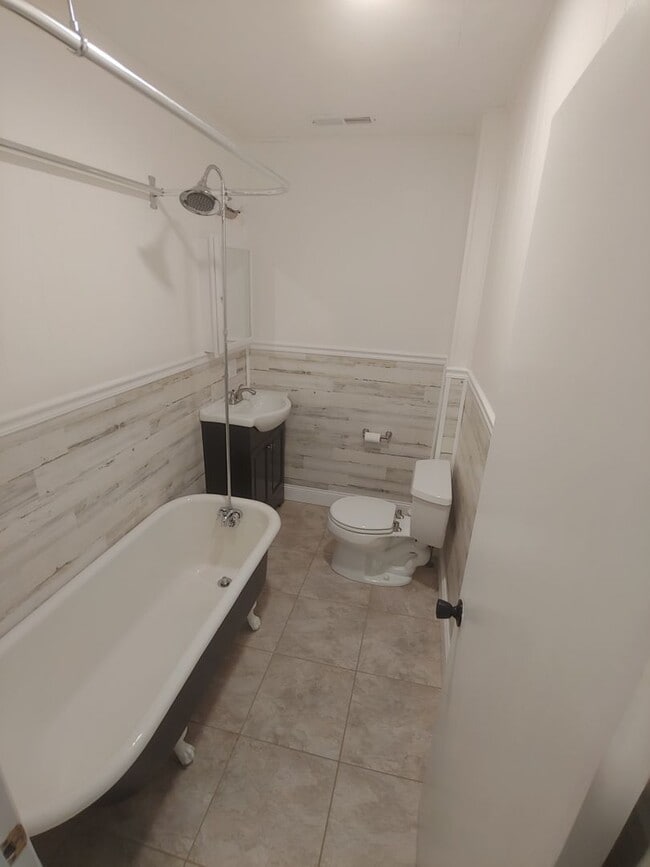 Building Photo - Semi-Attached Home Located Across from Red Lion High School