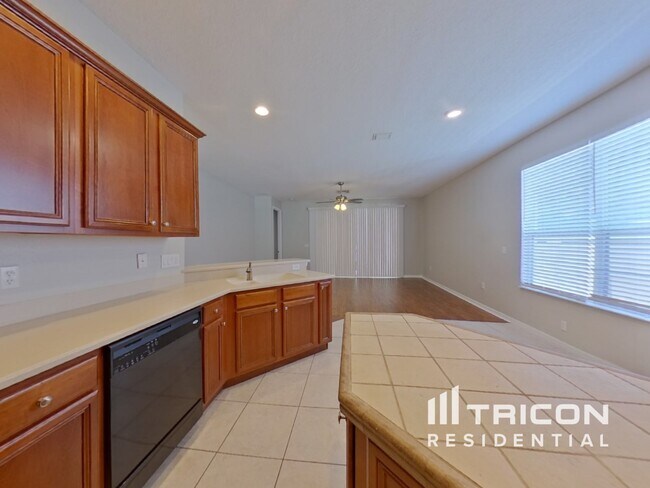 Building Photo - 33246 Irongate Dr